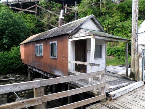 Hopkins Alley shack left side.