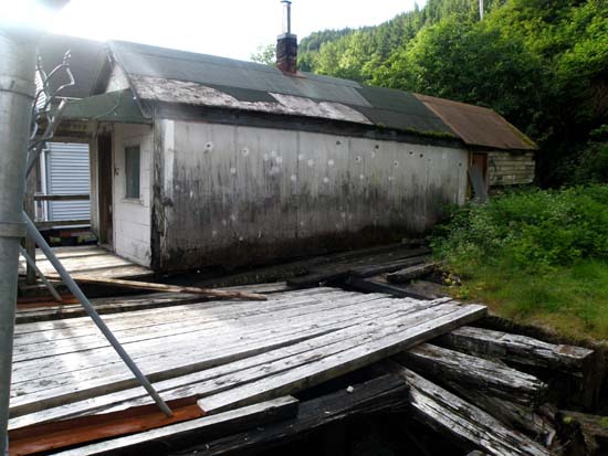 Hopkins Alley shack right side.